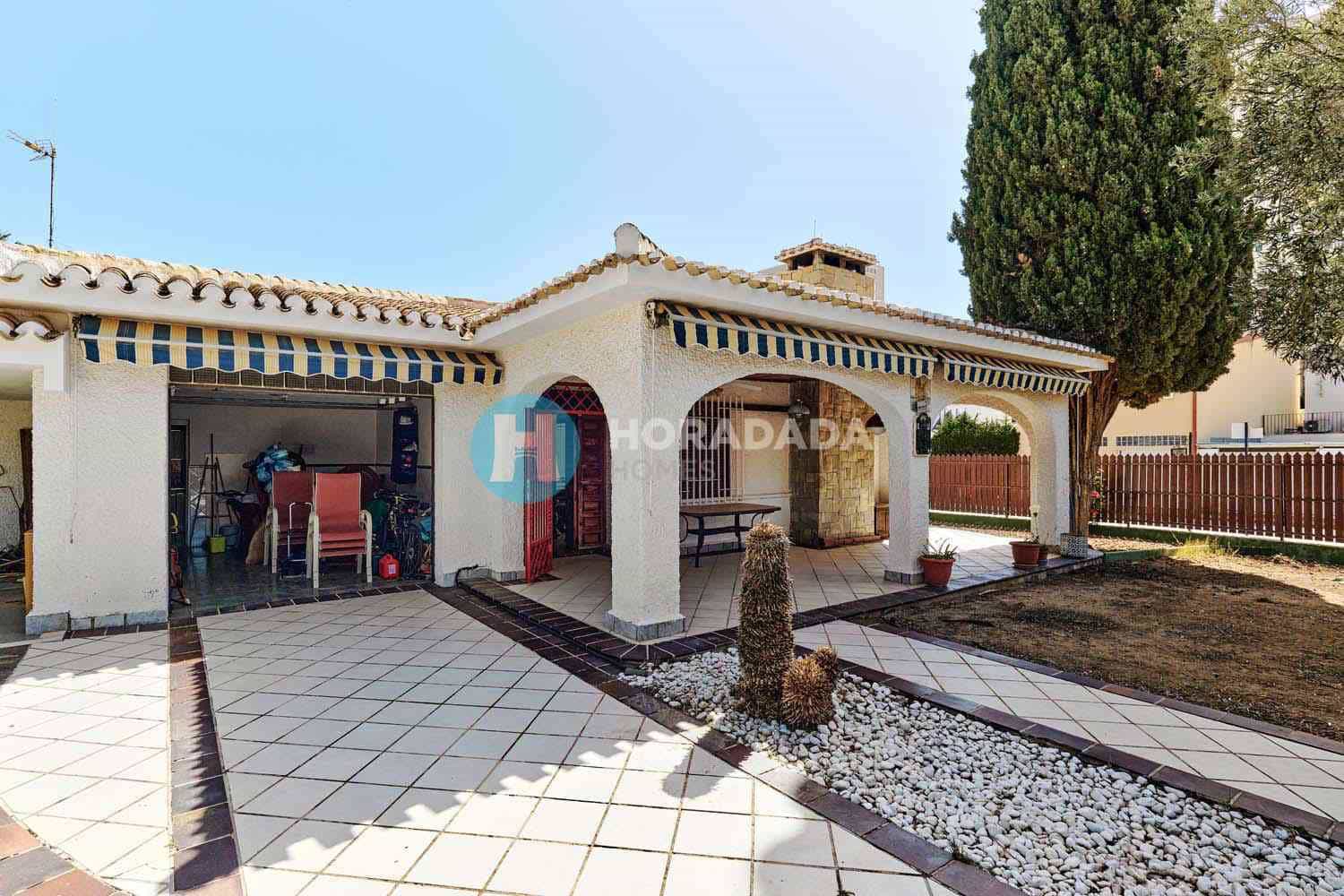 4 bedroom Villa for sale in Campoamor - € 790,000 (Ref: 8737373)