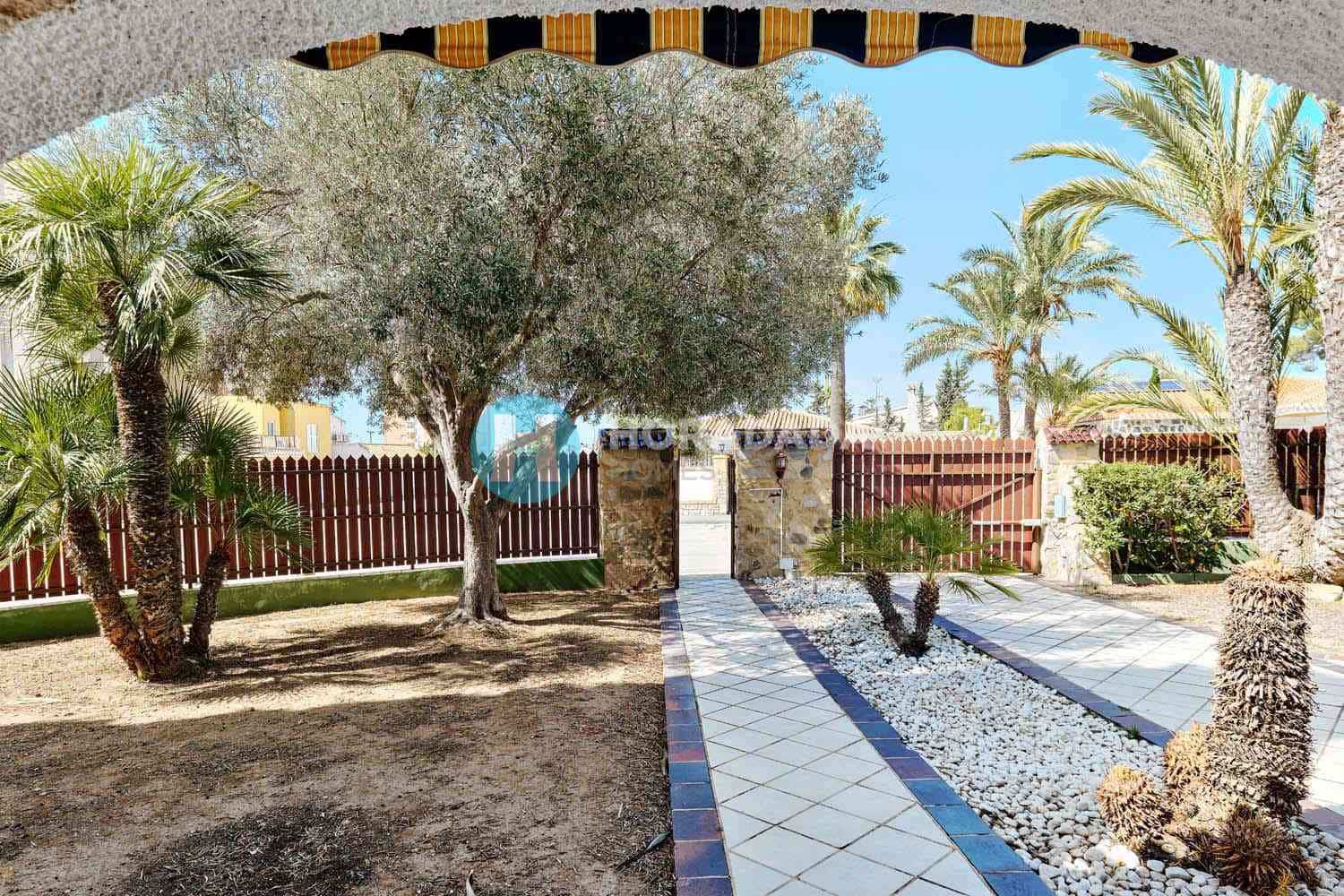 4 bedroom Villa for sale in Campoamor - € 790,000 (Ref: 8737373)