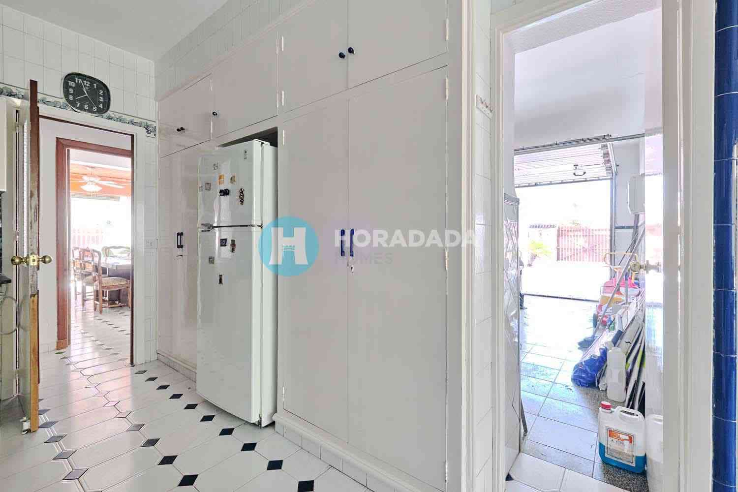 4 bedroom Villa for sale in Campoamor - € 790,000 (Ref: 8737373)