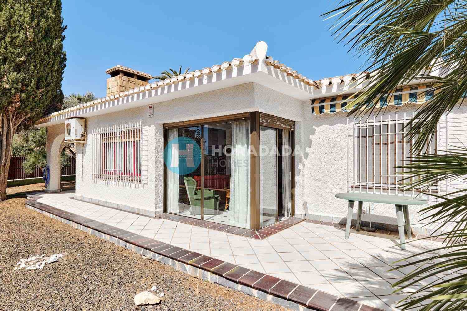 4 bedroom Villa for sale in Campoamor - € 790,000 (Ref: 8737373)