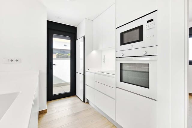 3 bedroom Apartment for sale in Pilar de la Horadada ciudad, Pilar de la Horadada - € 340,000 (Ref: 8891605)