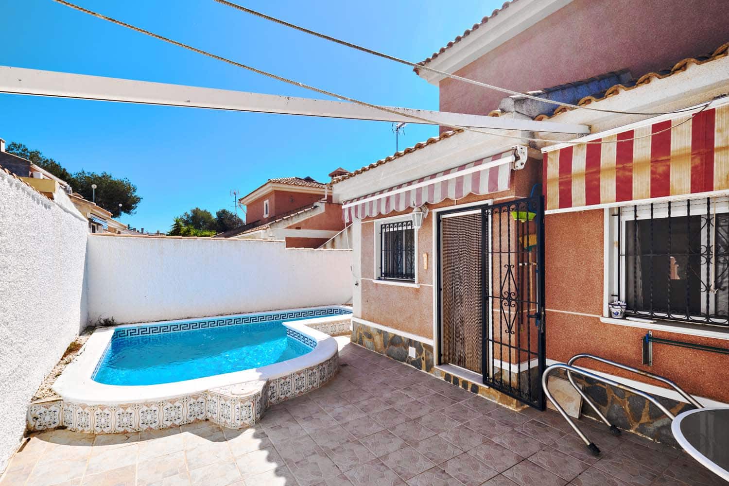 2 soveværelse Semi-Rækkehus til salg i Pinar de Campoverde med swimmingpool - € 229.950 (Ref: 8953320)