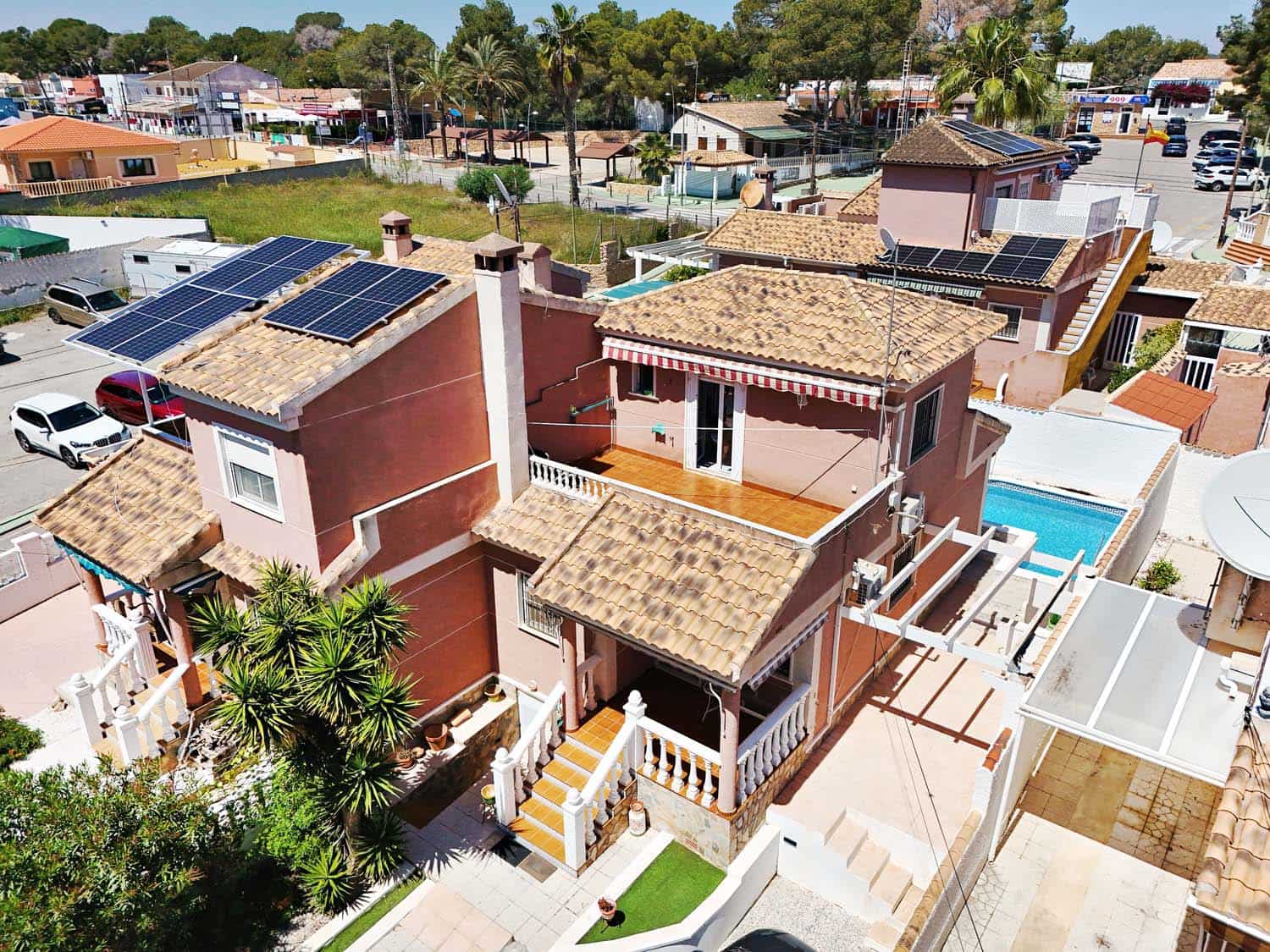 2 soveværelse Semi-Rækkehus til salg i Pinar de Campoverde med swimmingpool - € 229.950 (Ref: 8953320)