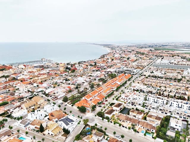 5 soverom Hus til salgs i Torre de la Horadada, Pilar de la Horadada med garasje - € 229 000 (Ref: 9048567)