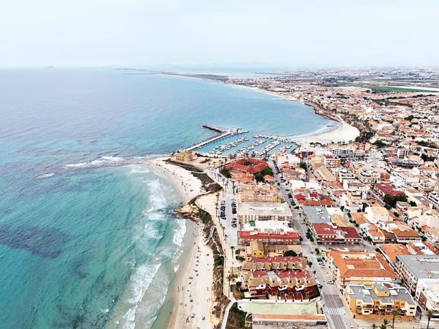 5 soverom Hus til salgs i Torre de la Horadada, Pilar de la Horadada med garasje - € 229 000 (Ref: 9048567)