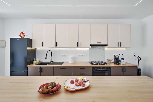 6 bedroom Villa for sale in Pinar de Campoverde, Pilar de la Horadada with pool - € 569,000 (Ref: 9063450)