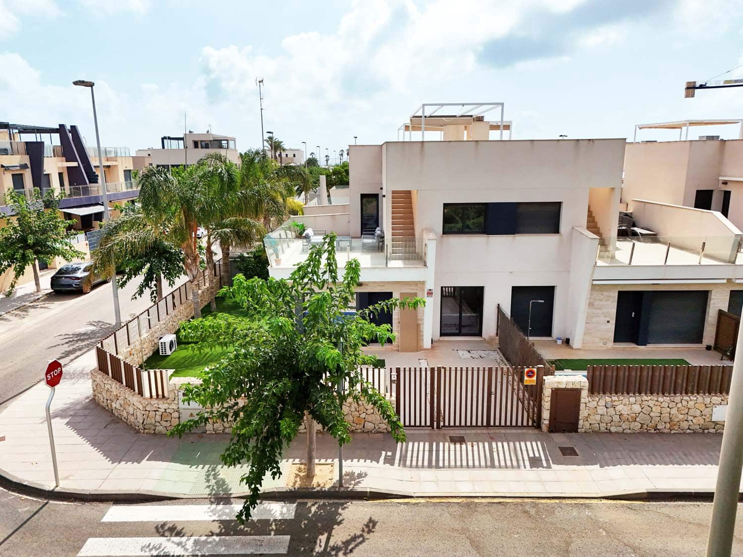 3 soveværelse Semi-Rækkehus til salg i Torre de la Horadada med swimmingpool - € 474.000 (Ref: 9128040)