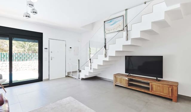 3 soveværelse Semi-Rækkehus til salg i Torre de la Horadada, Pilar de la Horadada med swimmingpool - € 450.000 (Ref: 9188149)