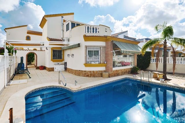 3 bedroom Villa for sale in Pinar de Campoverde, Pilar de la Horadada with pool - € 299,950 (Ref: 9293567)