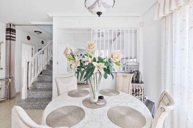 3 bedroom Villa for sale in Pinar de Campoverde, Pilar de la Horadada with pool - € 299,950 (Ref: 9293567)