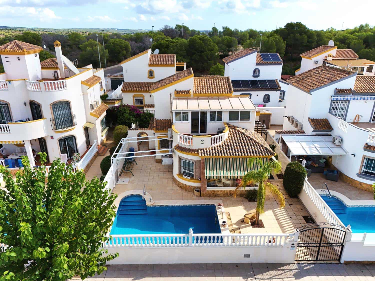 3 bedroom Villa for sale in Pinar de Campoverde with pool - € 299,950 (Ref: 9293567)