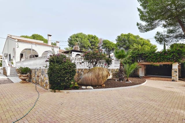 Chalet de 4 habitaciones en Pinar de Campoverde, Pilar de la Horadada en venta con piscina - 450.000 € (Ref: 9324460)