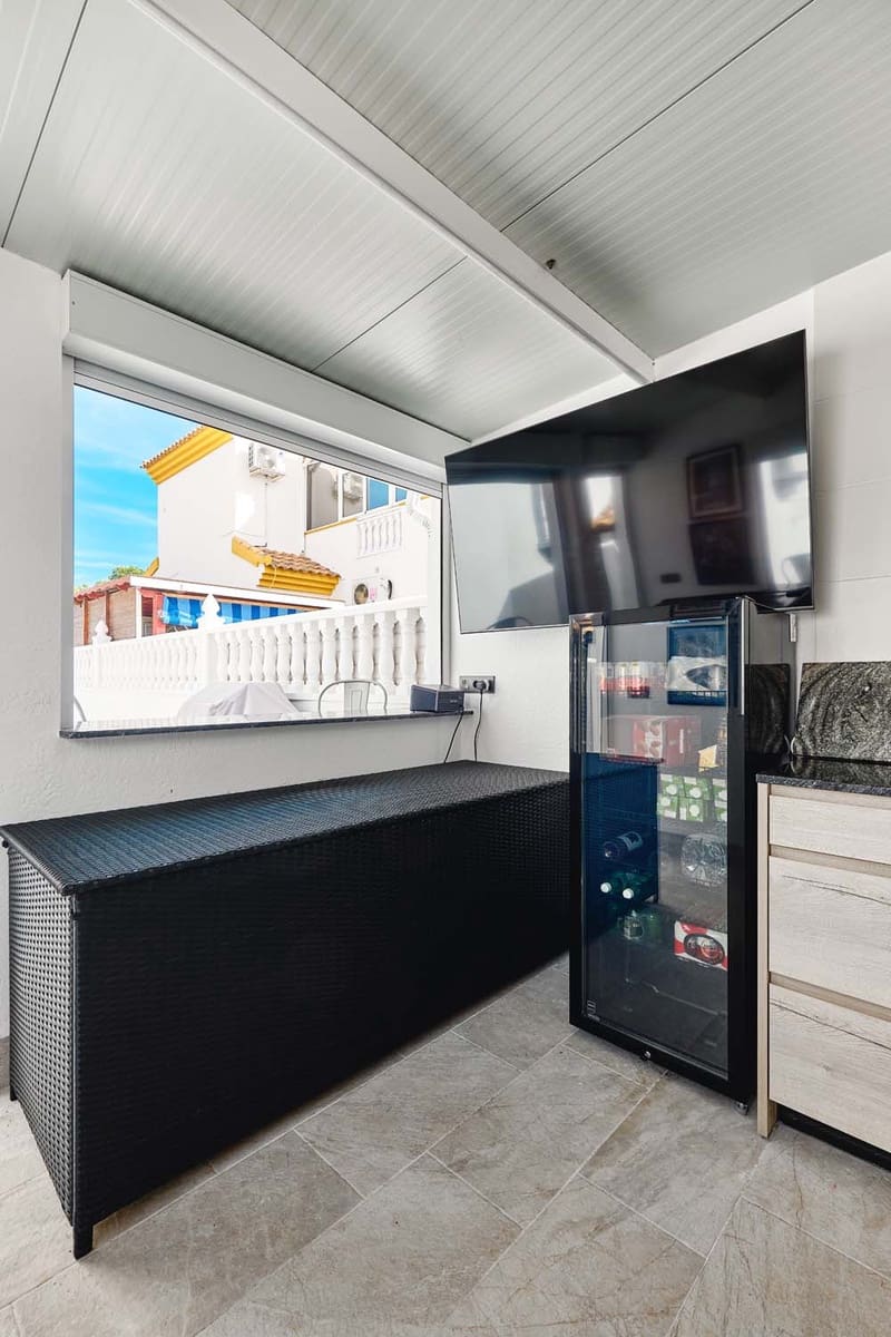 3 bedroom Villa for sale in Pinar de Campoverde with pool - € 375,000 (Ref: 9331758)