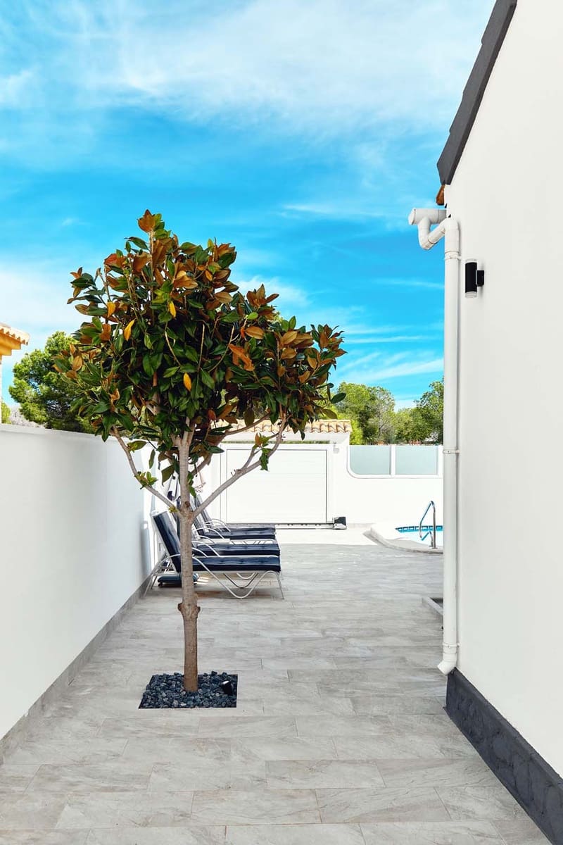 3 bedroom Villa for sale in Pinar de Campoverde with pool - € 375,000 (Ref: 9331758)