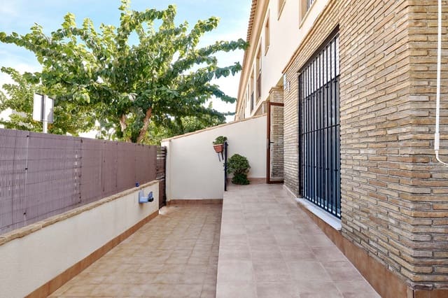 4 soverom Kjedet enebolig til salgs i San Pedro del Pinatar med garasje - € 255 000 (Ref: 9334525)