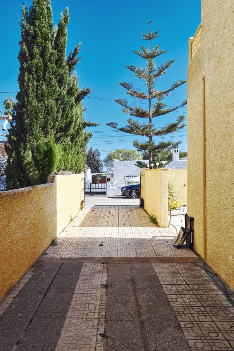 3 bedroom Villa for sale in Pinar de Campoverde with pool - € 220,000 (Ref: 9386571)