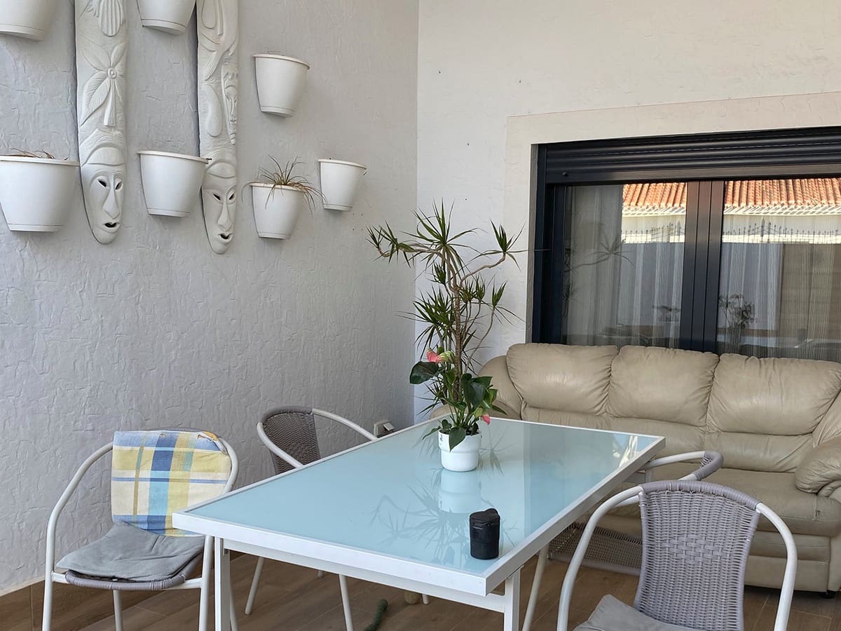 4 soverom Kjedet enebolig til salgs i Torre de la Horadada med svømmebasseng - € 620 000 (Ref: 9481913)