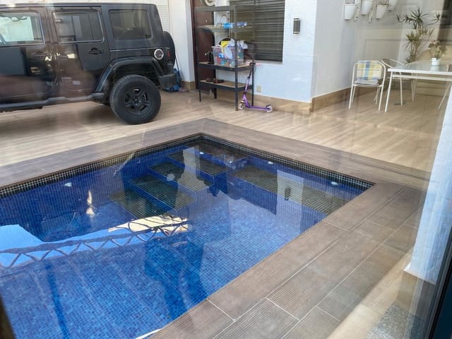 4 soverom Kjedet enebolig til salgs i Torre de la Horadada, Pilar de la Horadada med svømmebasseng - € 620 000 (Ref: 9481913)