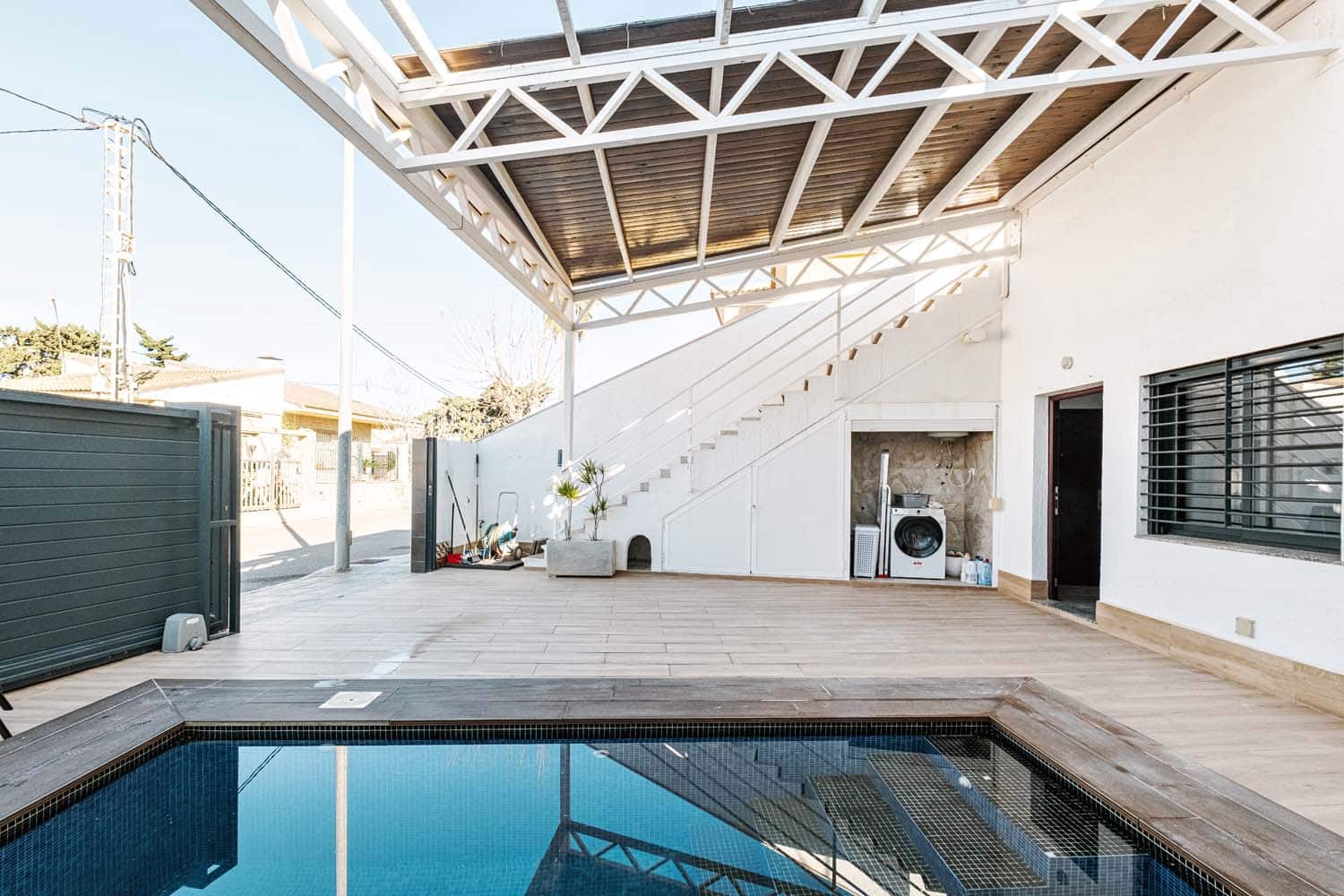 Pareado de 4 habitaciones en Torre de la Horadada en venta con piscina - 595.000 € (Ref: 9481913)