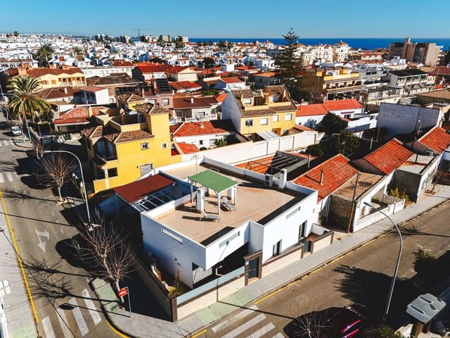 4 makuuhuone Paritalo myytävänä paikassa Torre de la Horadada, Pilar de la Horadada mukana uima-altaan - 595 000 € (Ref: 9481913)