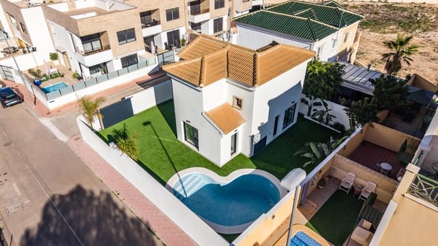 3 soverom Villa til salgs i Dehesa de Campoamor, Orihuela med svømmebasseng - € 590 000 (Ref: 9508518)