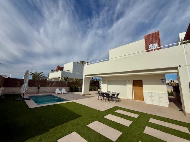 3 sypialnia Willa na sprzedaż w Pilar de la Horadada z basenem - 575 000 € (Ref: 9547600)