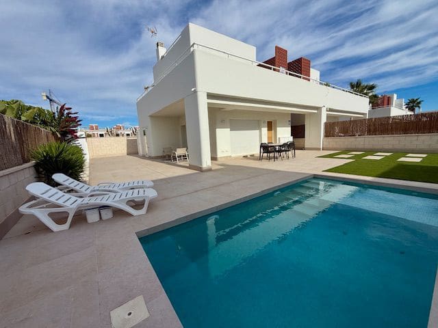 3 sypialnia Willa na sprzedaż w Pilar de la Horadada z basenem - 575 000 € (Ref: 9547600)