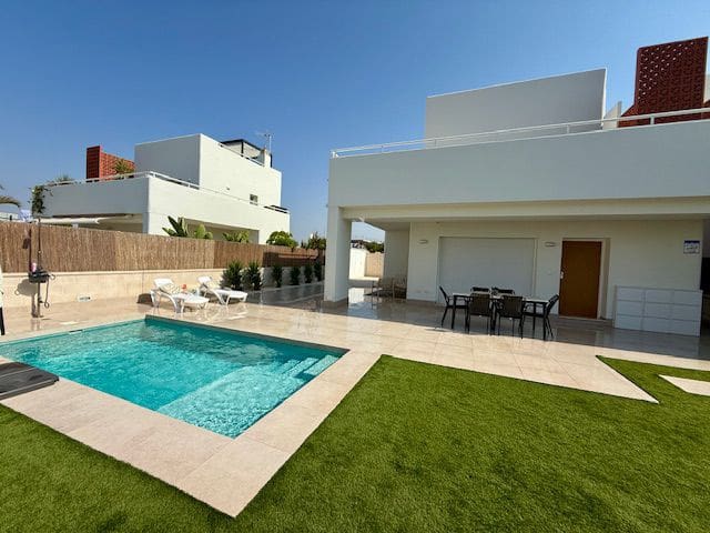 3 sypialnia Willa na sprzedaż w Pilar de la Horadada z basenem - 575 000 € (Ref: 9547600)