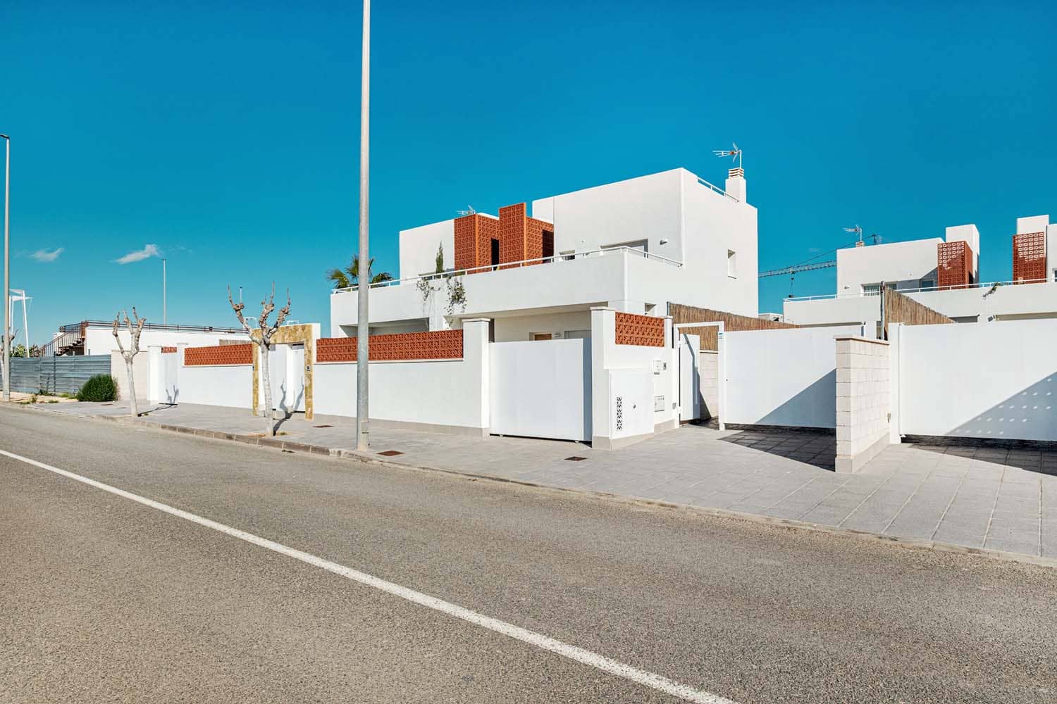 3 bedroom Villa for sale in Pilar de la Horadada with pool - € 566,500 (Ref: 9547600)