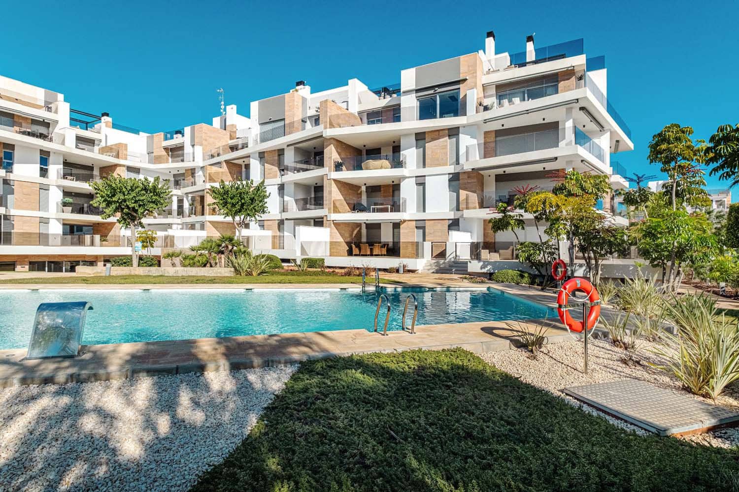 3 soverom Leilighet til salgs i Cabo Roig med garasje - € 725 000 (Ref: 9548598)