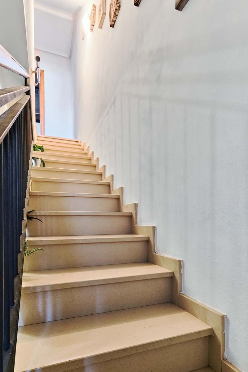 Casa de 3 habitaciones en Villamartin en venta - 249.000 € (Ref: 9548975)