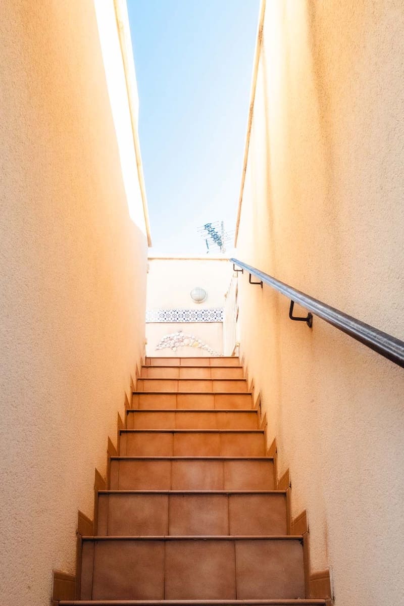 Casa de 3 habitaciones en Villamartin en venta - 249.000 € (Ref: 9548975)