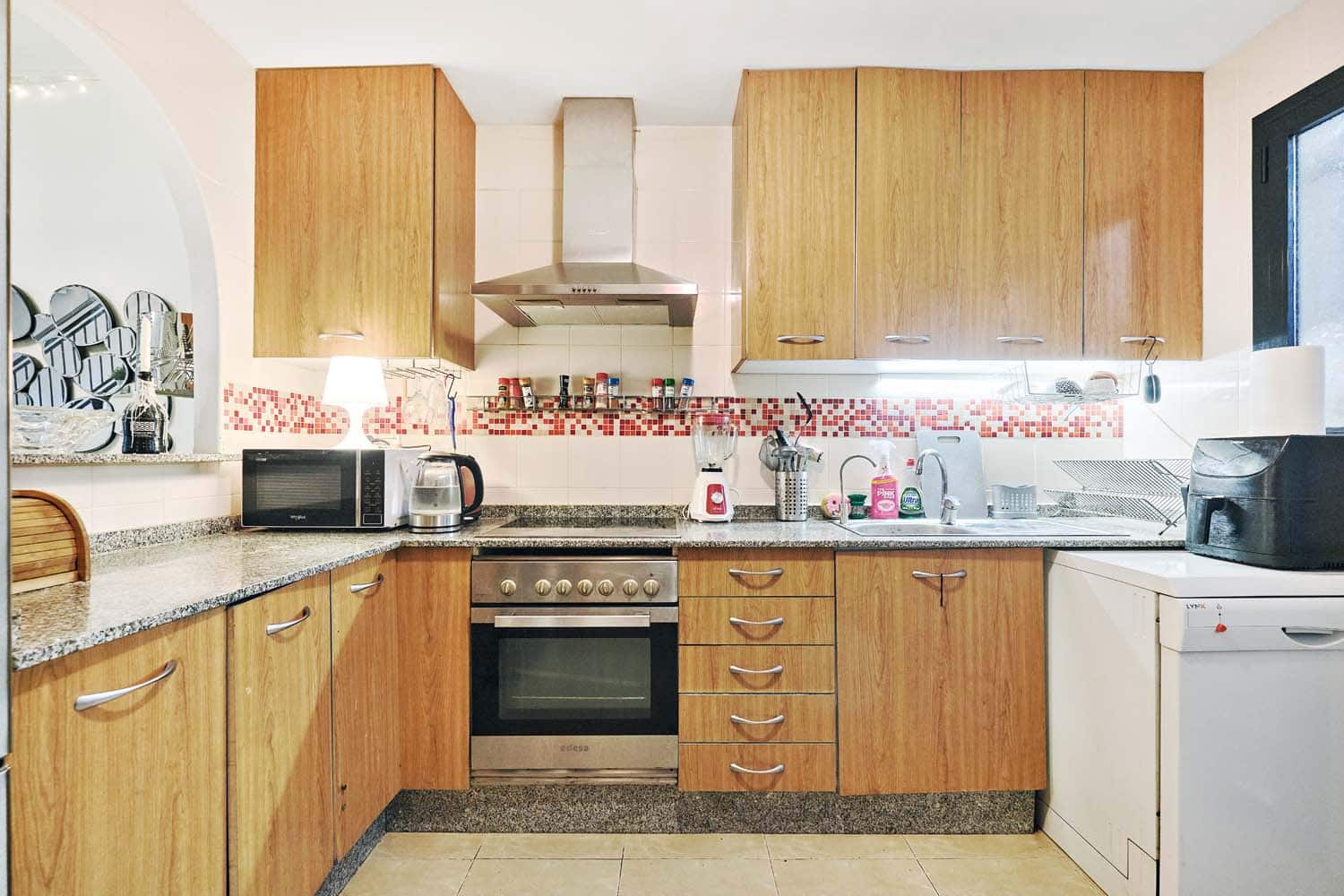 Casa de 3 habitaciones en Villamartin en venta - 249.000 € (Ref: 9548975)