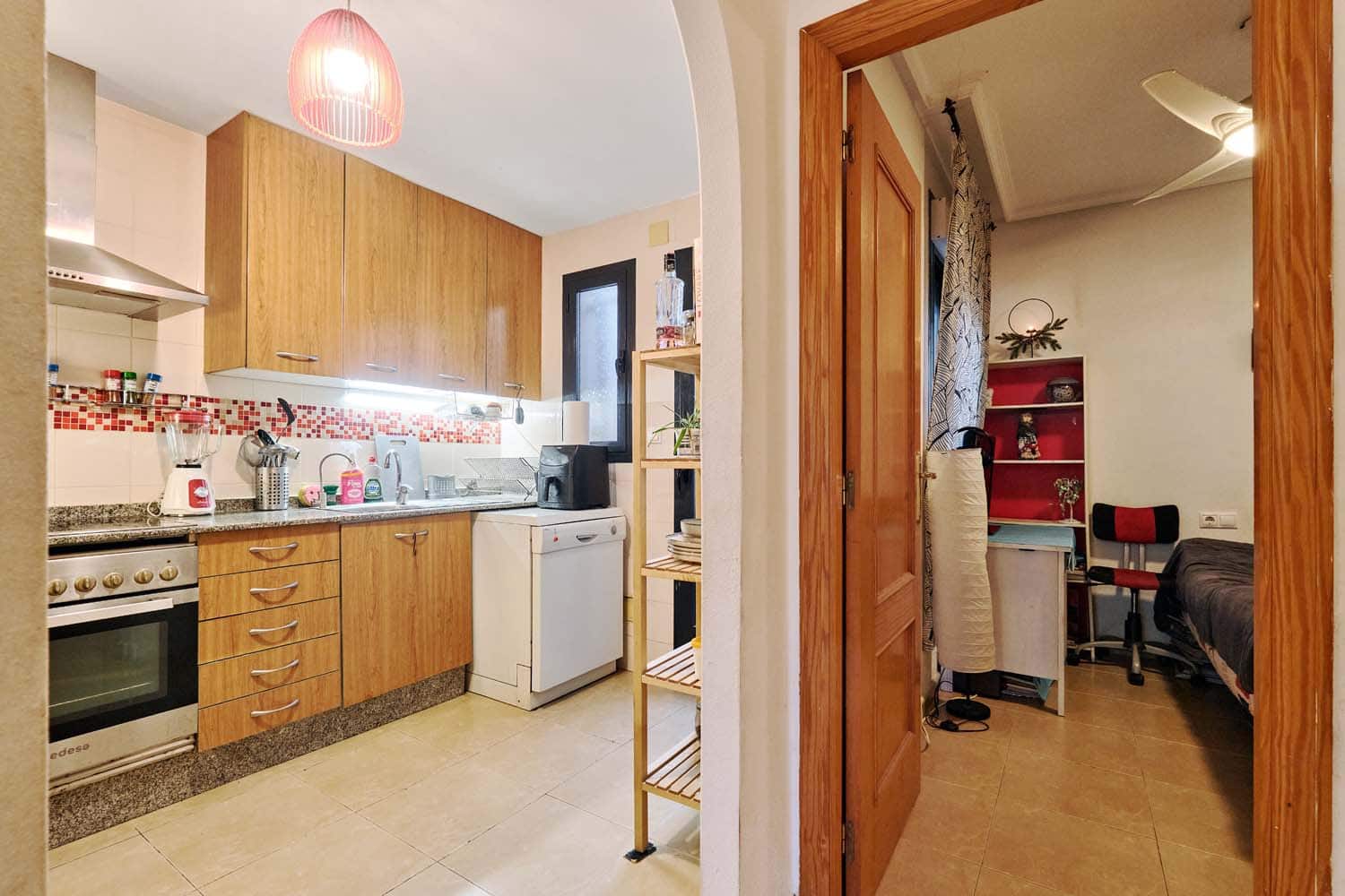 Casa de 3 habitaciones en Villamartin en venta - 249.000 € (Ref: 9548975)