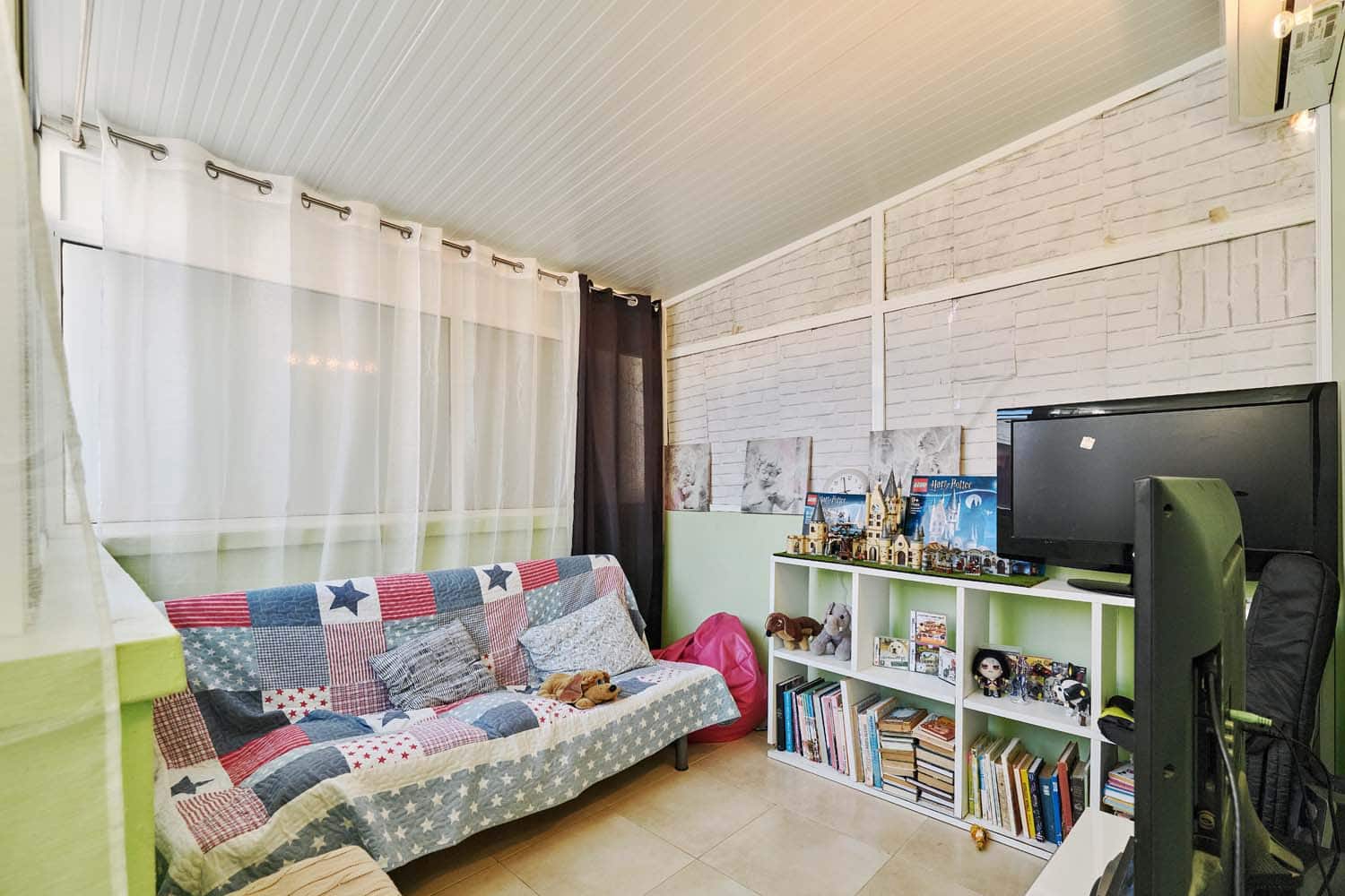 Casa de 3 habitaciones en Villamartin en venta - 249.000 € (Ref: 9548975)