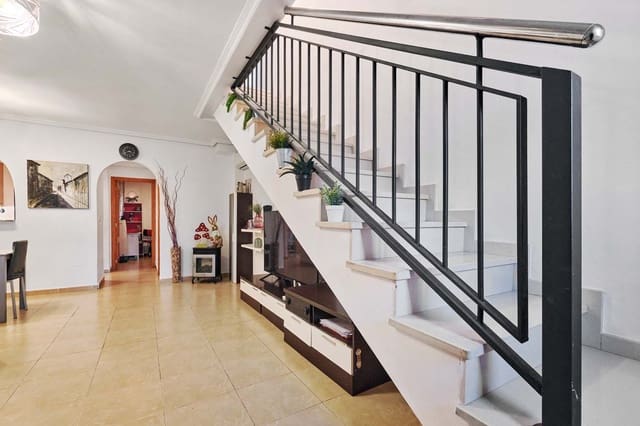 Casa de 3 habitaciones en Villamartin, Orihuela en venta - 249.000 € (Ref: 9548975)