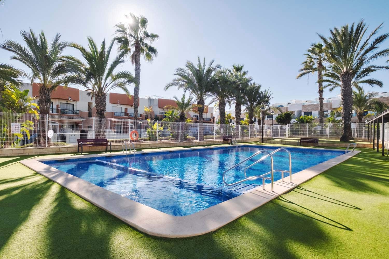 Casa de 3 habitaciones en Villamartin en venta - 249.000 € (Ref: 9548975)