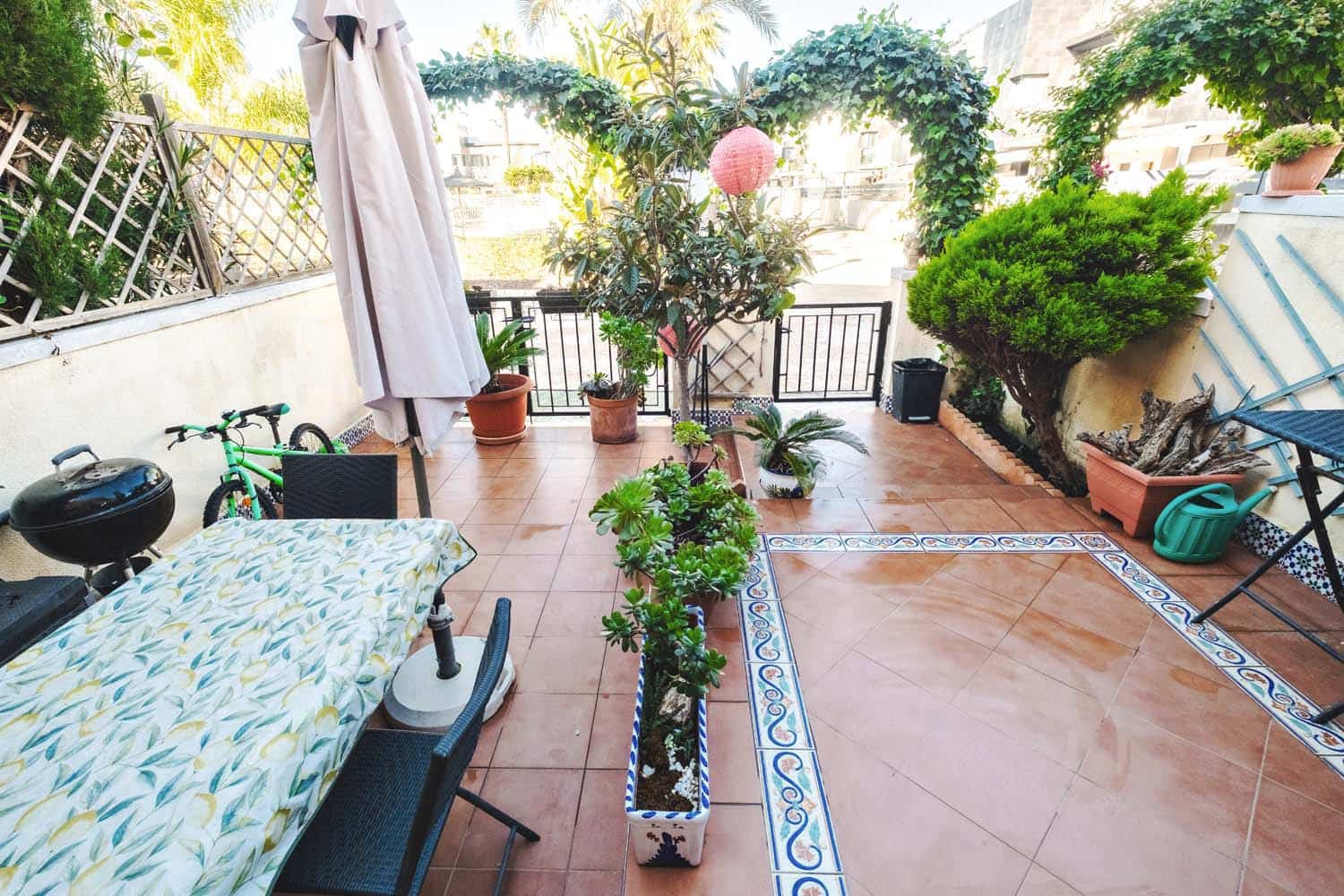 Casa de 3 habitaciones en Villamartin en venta - 249.000 € (Ref: 9548975)