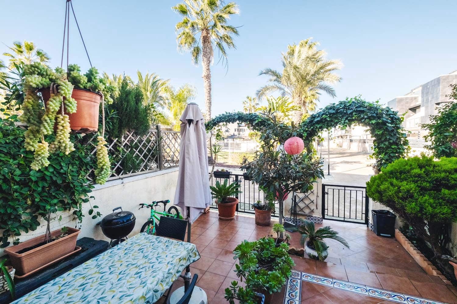 Casa de 3 habitaciones en Villamartin en venta - 249.000 € (Ref: 9548975)