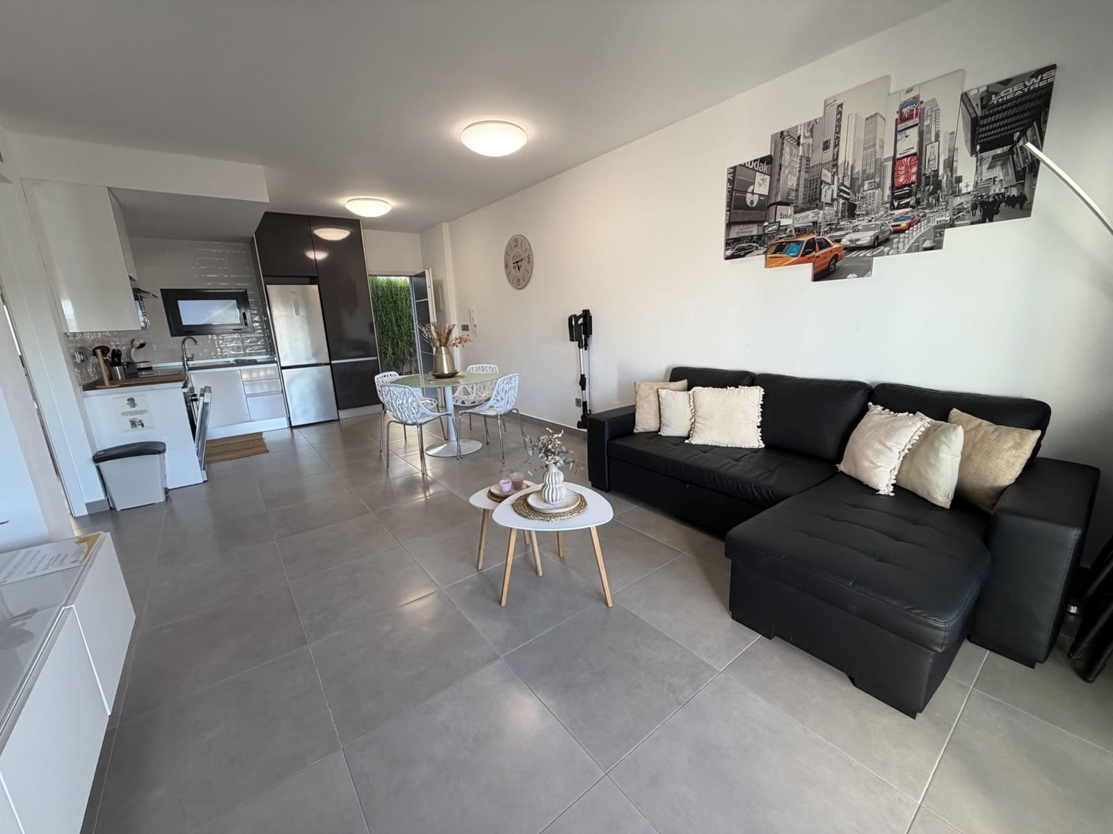 Apartamento de 2 habitaciones en Pilar de la Horadada en venta - 219.900 € (Ref: 9585963)
