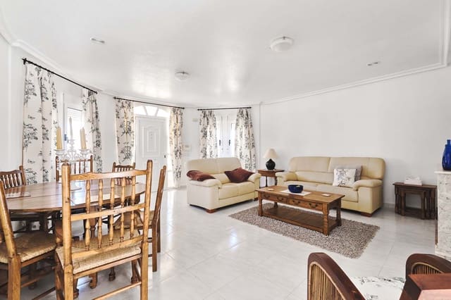 Chalet de 3 habitaciones en Pinar de Campoverde, Pilar de la Horadada en venta con piscina - 380.000 € (Ref: 9603034)