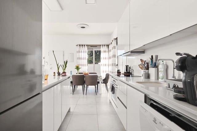 3 slaapkamer Villa te koop in San Miguel de Salinas met zwembad - € 560.000 (Ref: 9603348)