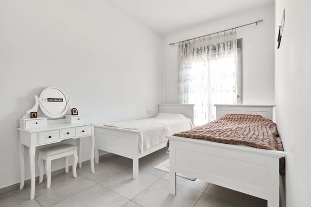 3 slaapkamer Villa te koop in San Miguel de Salinas met zwembad - € 560.000 (Ref: 9603348)