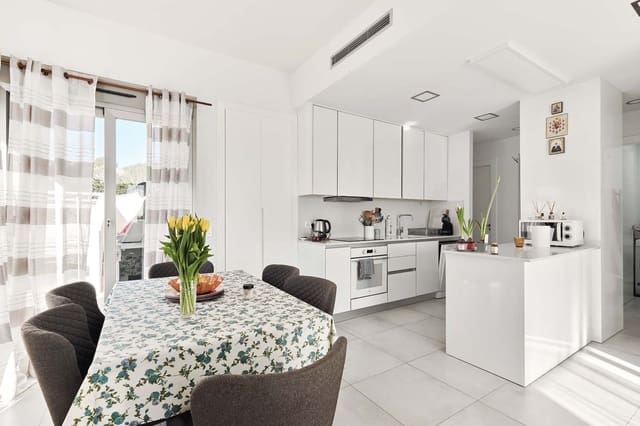 3 slaapkamer Villa te koop in San Miguel de Salinas met zwembad - € 560.000 (Ref: 9603348)