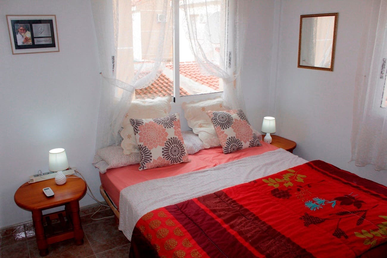 Pareado de 4 habitaciones en Torre de la Horadada en venta - 272.000 € (Ref: 9673949)