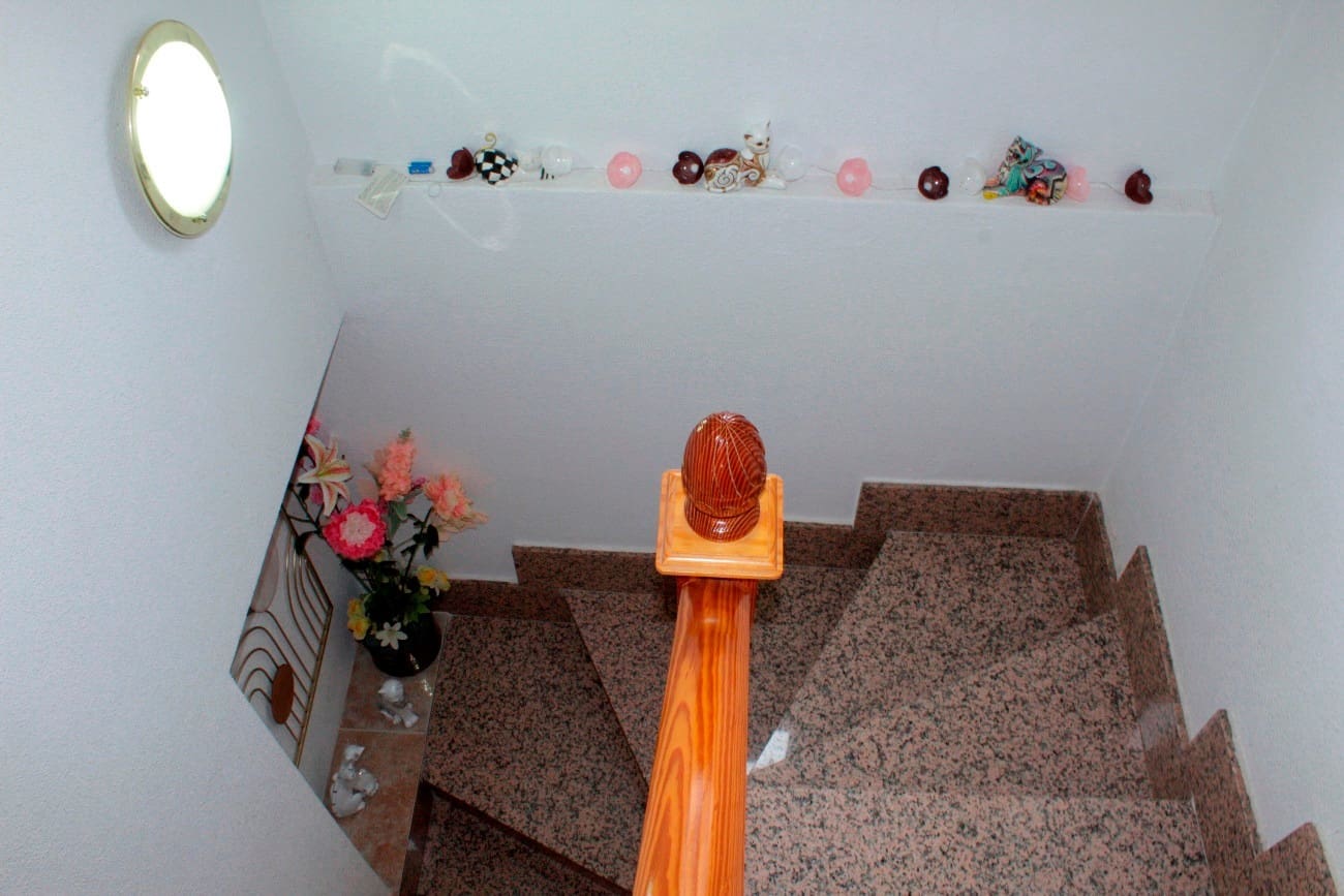 Pareado de 4 habitaciones en Torre de la Horadada en venta - 272.000 € (Ref: 9673949)