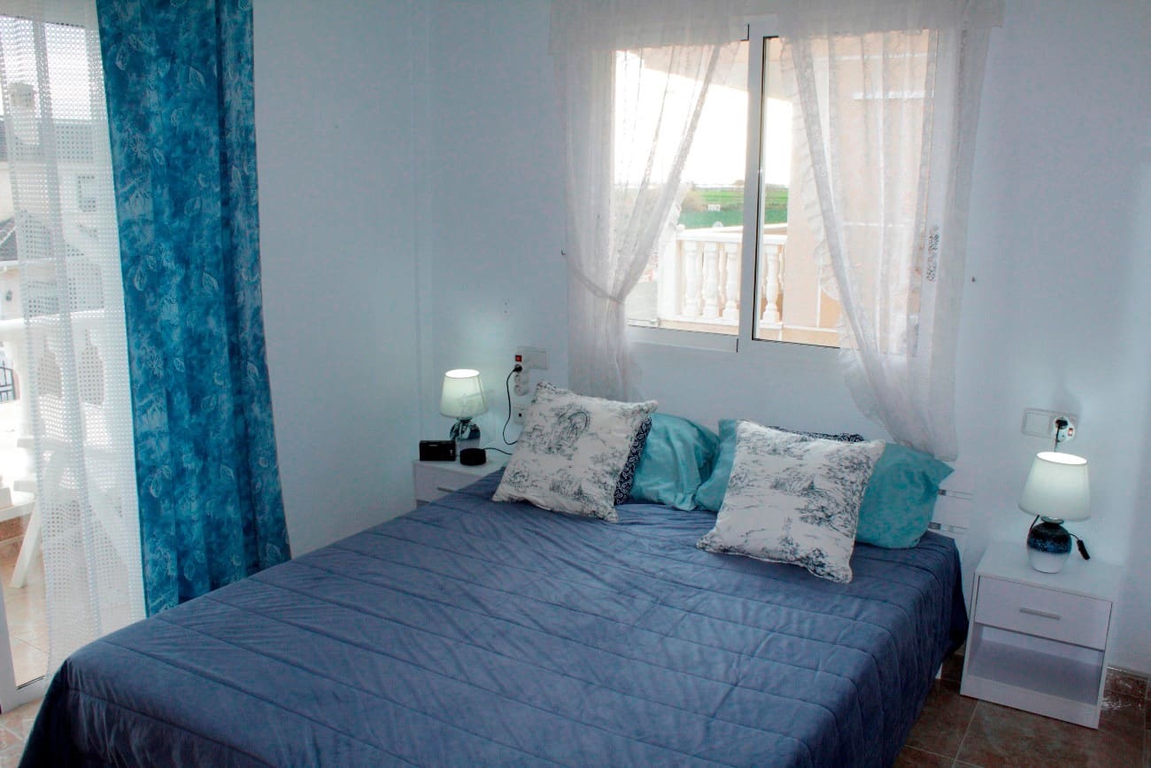 Pareado de 4 habitaciones en Torre de la Horadada en venta - 272.000 € (Ref: 9673949)