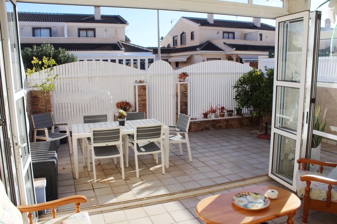 Pareado de 4 habitaciones en Torre de la Horadada en venta - 272.000 € (Ref: 9673949)