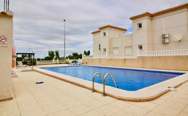 3 bedroom Semi-detached Villa for sale in Pinar de Campoverde, Pilar de la Horadada - € 159,950 (Ref: 9677744)