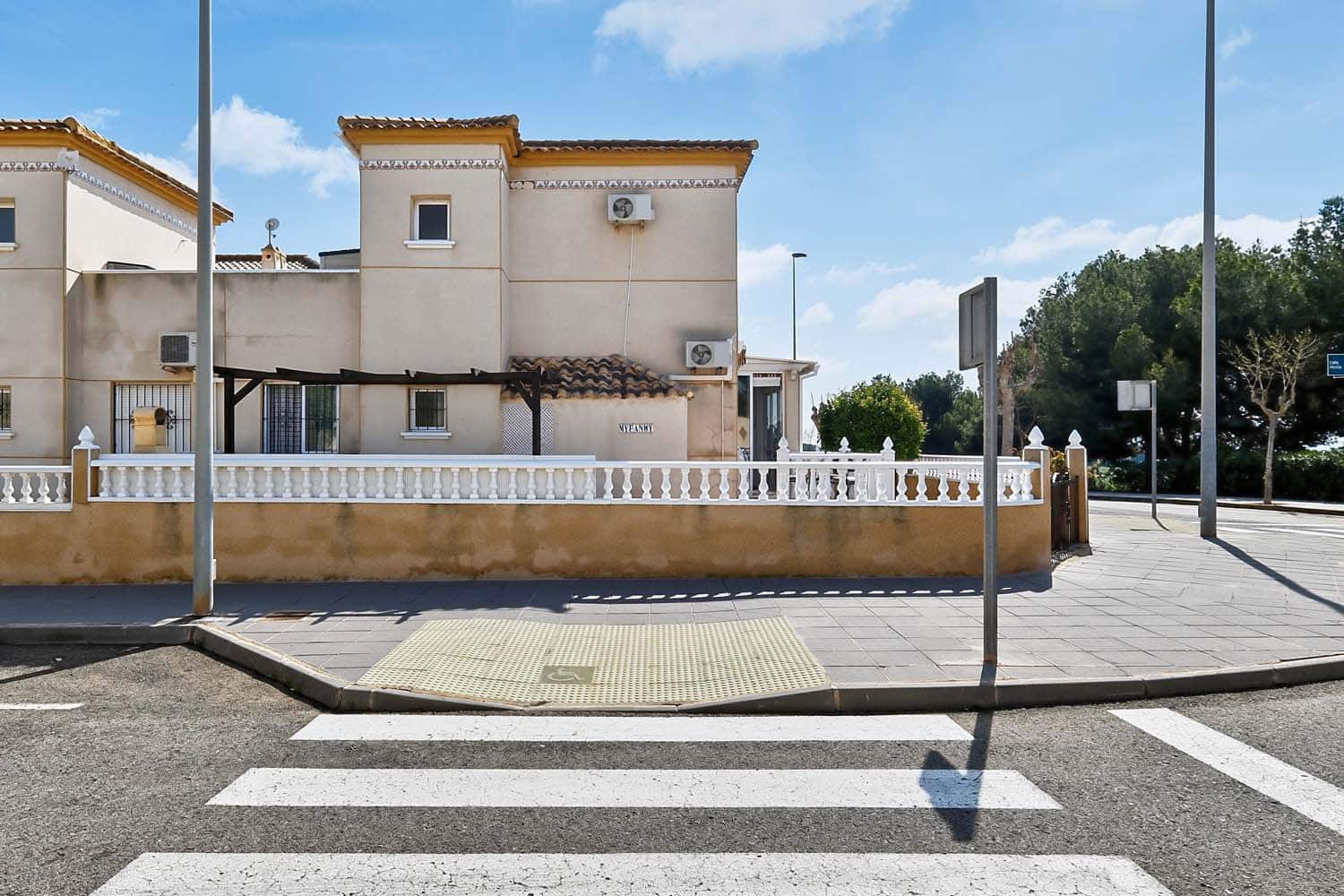 3 bedroom Semi-detached Villa for sale in Pinar de Campoverde - € 159,950 (Ref: 9677744)